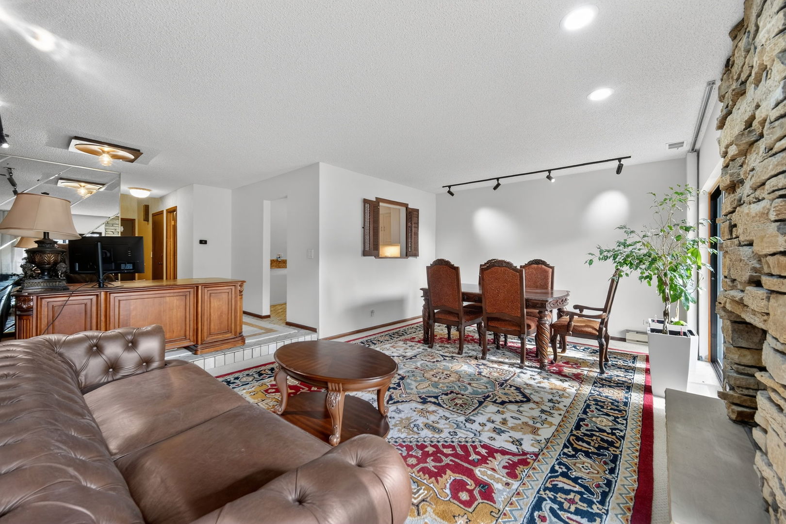 408 South Dee Road Park Ridge IL 60068