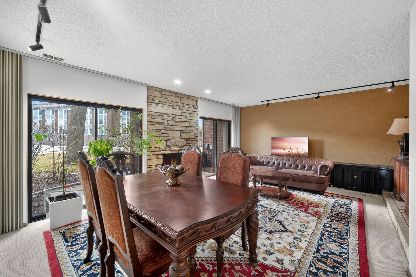 408 South Dee Road Park Ridge IL 60068