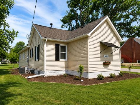 302 East Fine Street Ashkum IL 60911