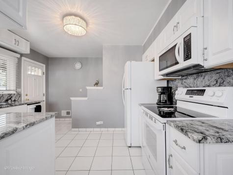 10833 Claridge Avenue Westchester IL 60154
