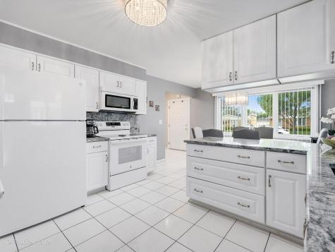 10833 Claridge Avenue Westchester IL 60154