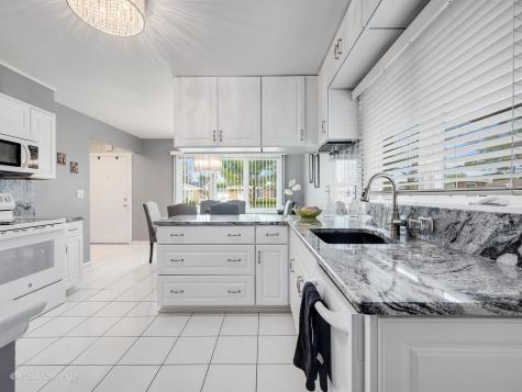 10833 Claridge Avenue Westchester IL 60154