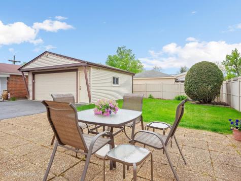 10833 Claridge Avenue Westchester IL 60154