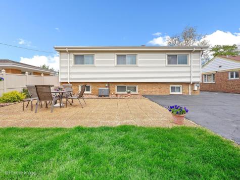 10833 Claridge Avenue Westchester IL 60154