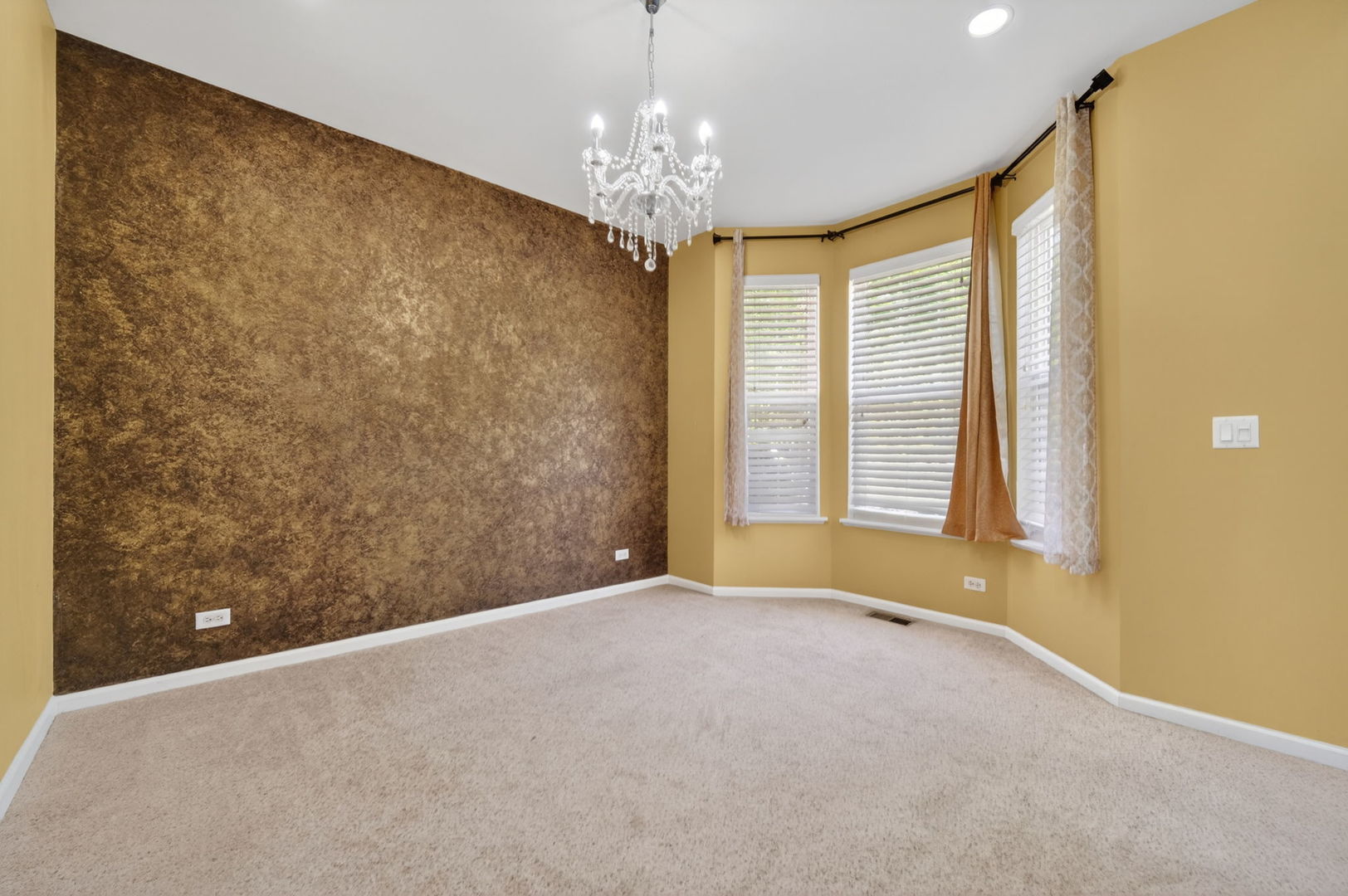 2743 Rourke Drive Aurora IL 60503
