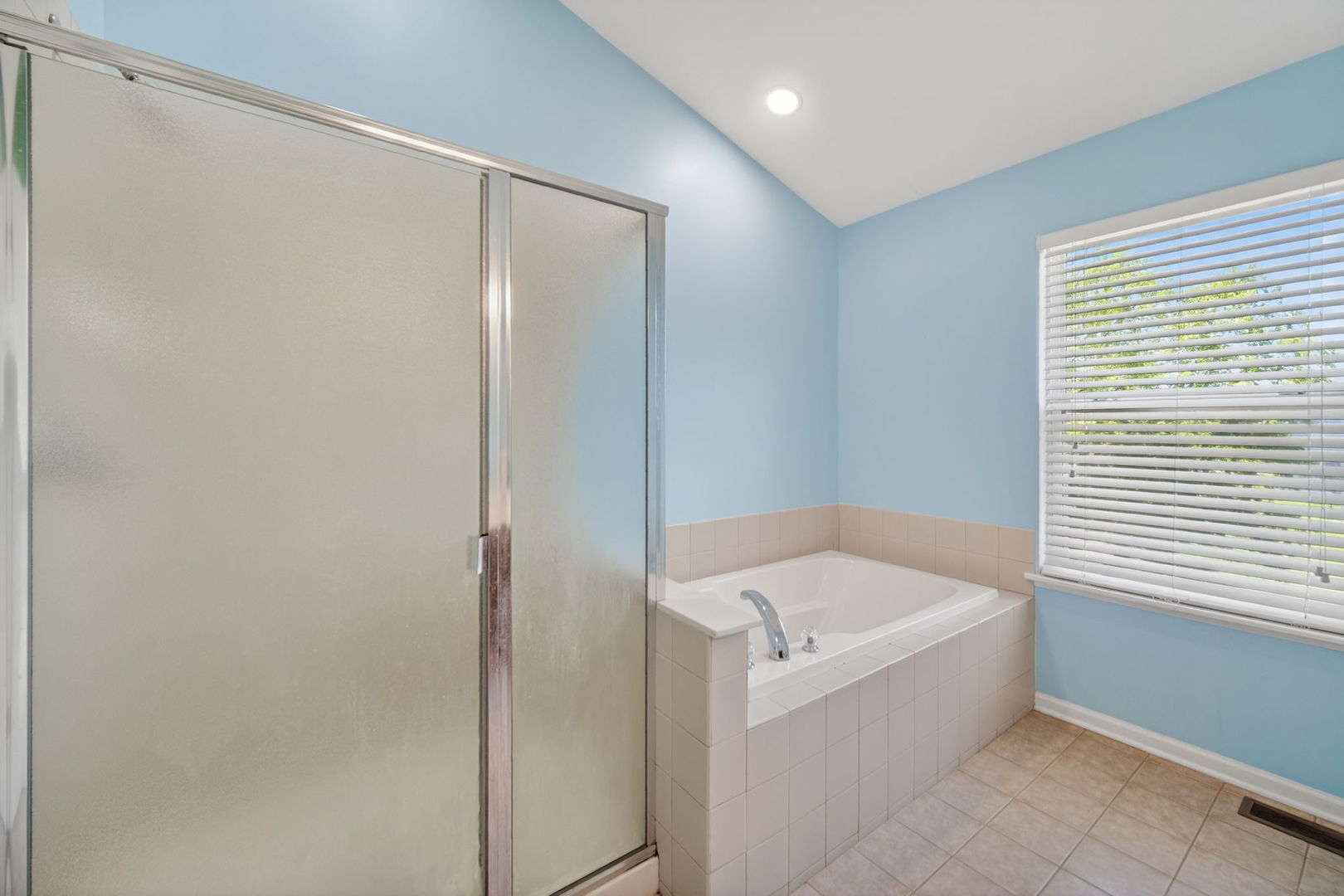 2743 Rourke Drive Aurora IL 60503
