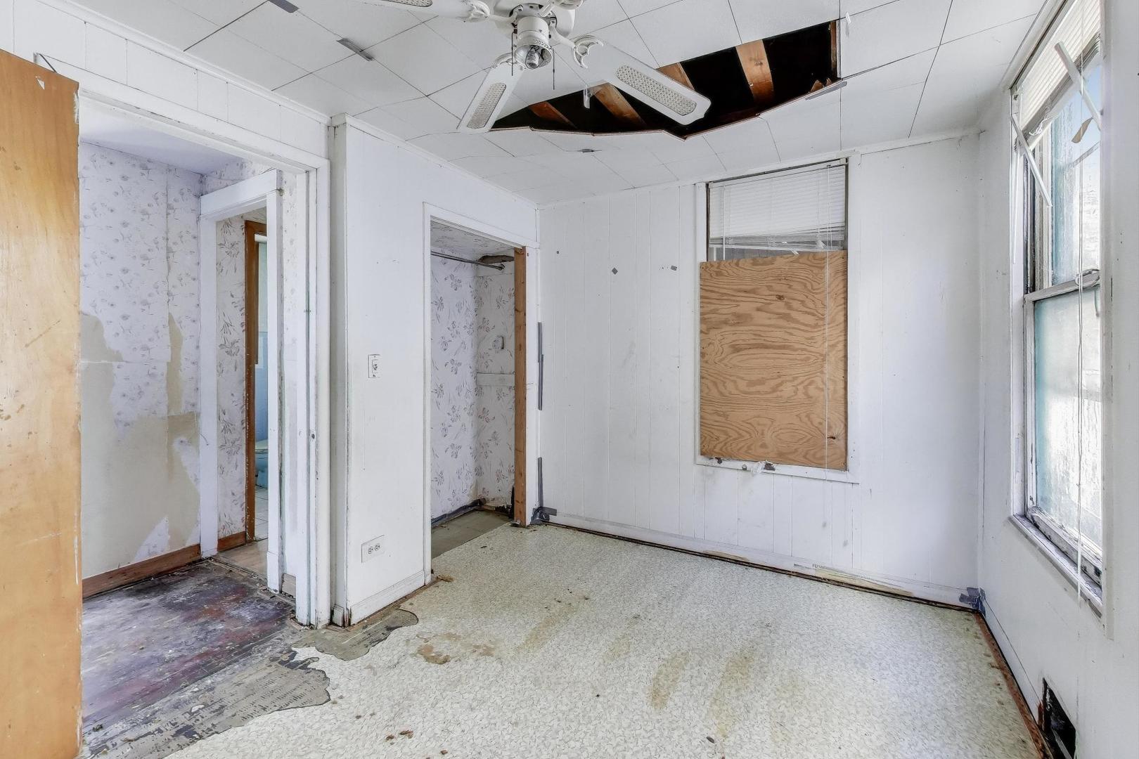 3835 West Montrose Avenue Chicago IL 60618