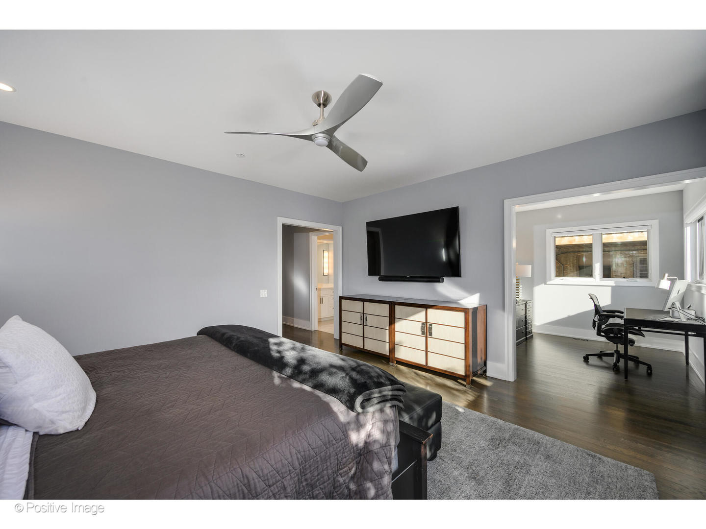 2107 West Bradley Place Chicago IL 60618