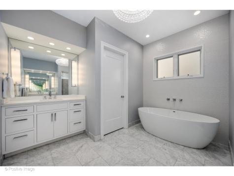 2107 West Bradley Place Chicago IL 60618