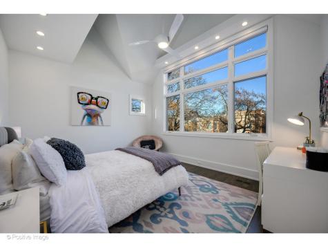 2107 West Bradley Place Chicago IL 60618