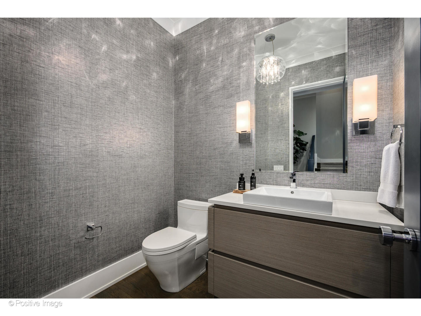 2107 West Bradley Place Chicago IL 60618