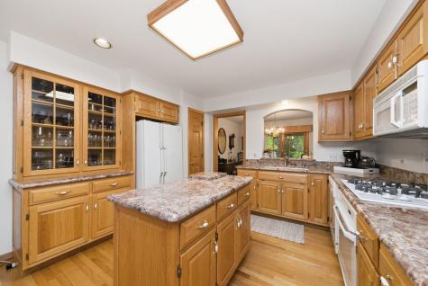 2235 Tamarack Drive Downers Grove IL 60515