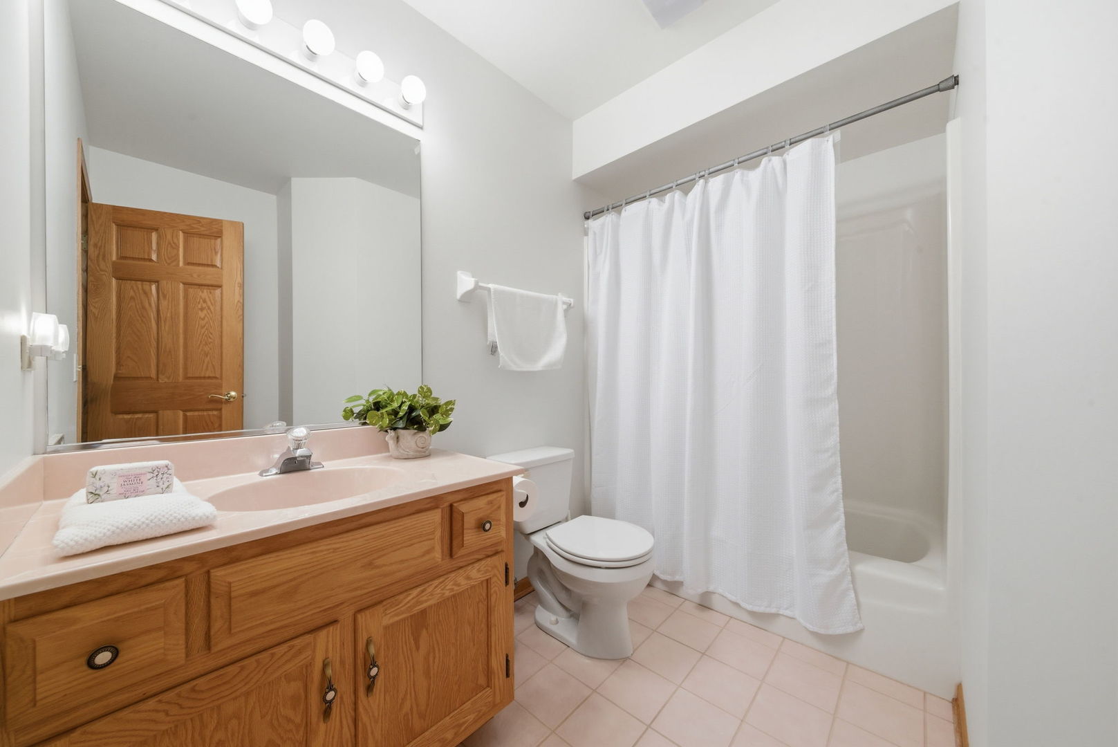 2235 Tamarack Drive Downers Grove IL 60515