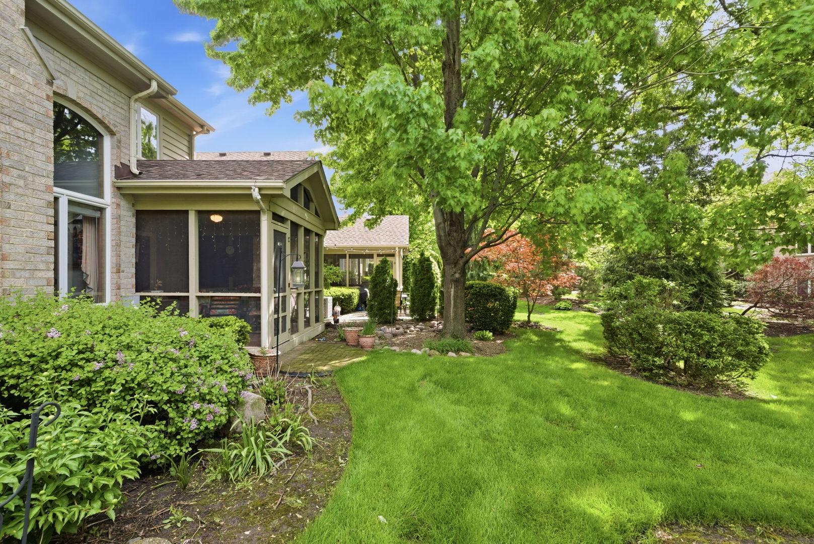 2235 Tamarack Drive Downers Grove IL 60515