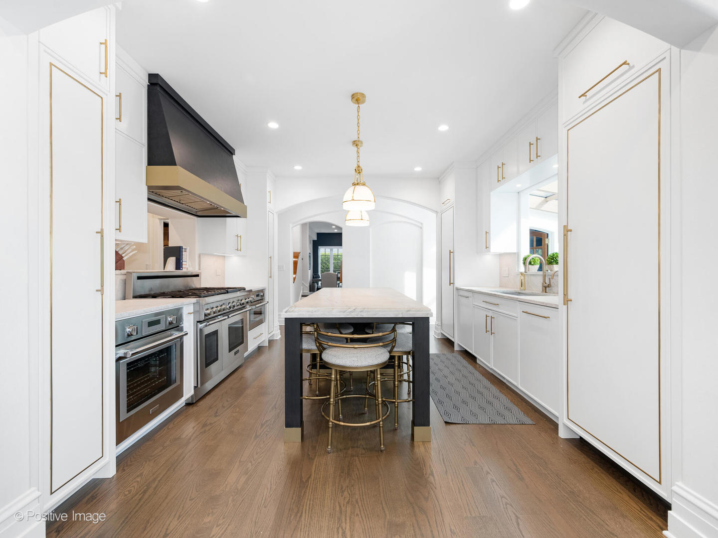 24 South Washington Circle Hinsdale IL 60521