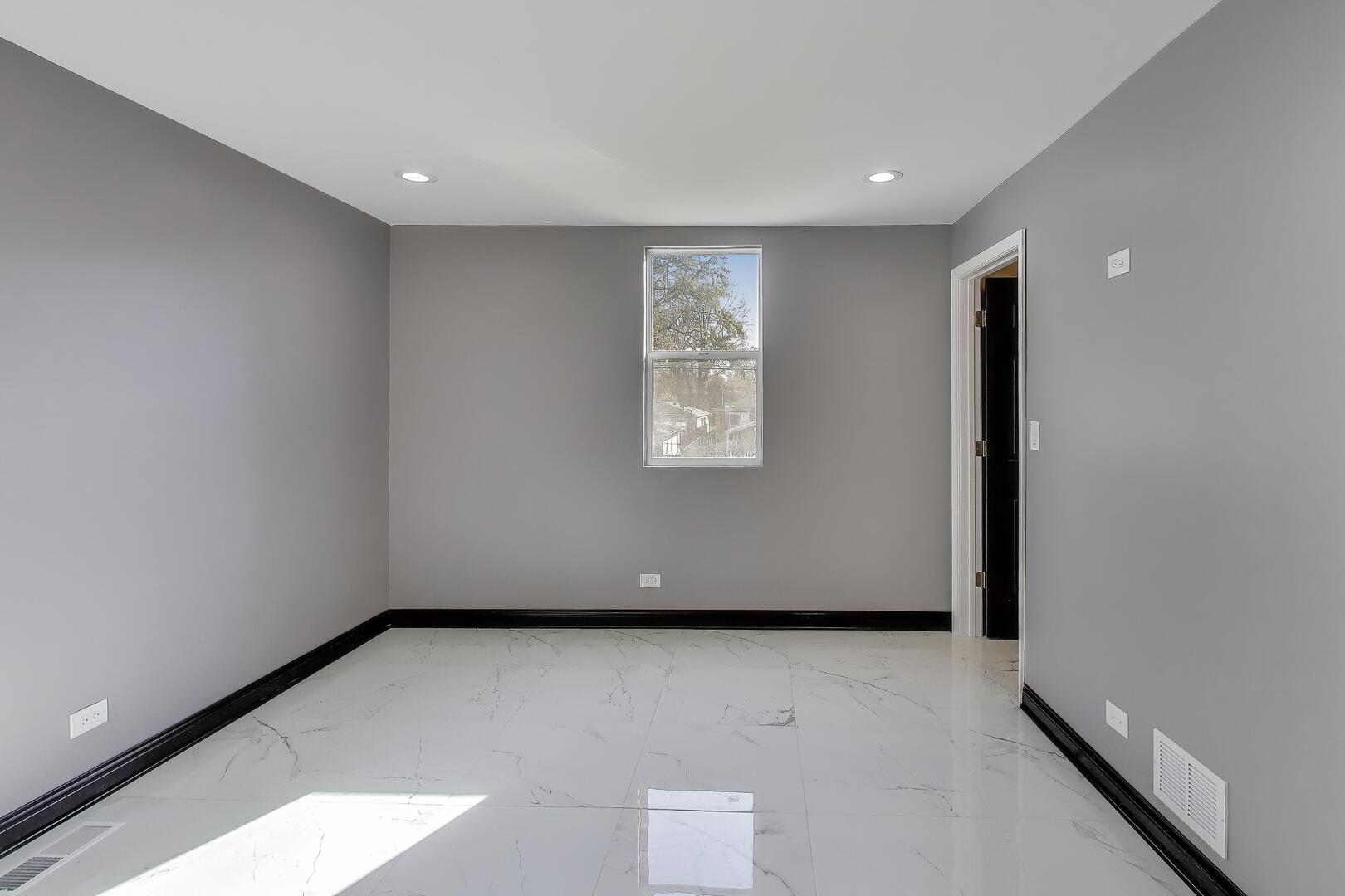 543 East 92nd Street Chicago IL 60619