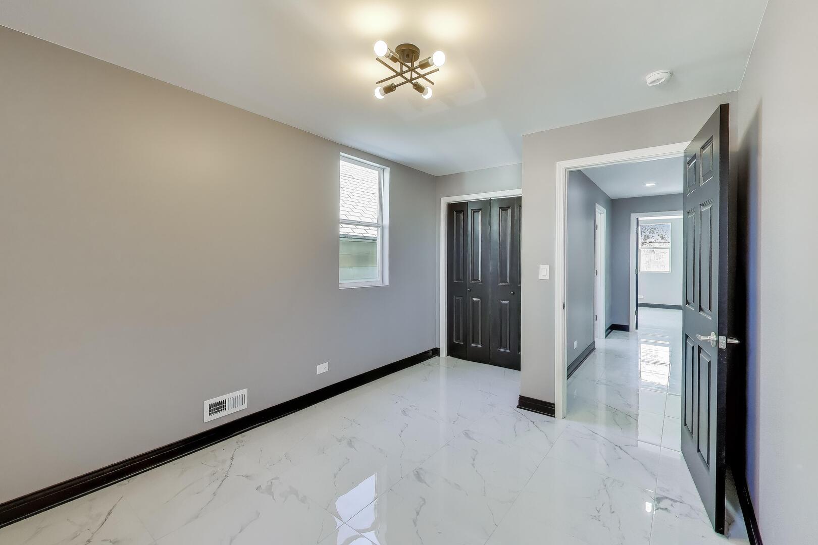 543 East 92nd Street Chicago IL 60619