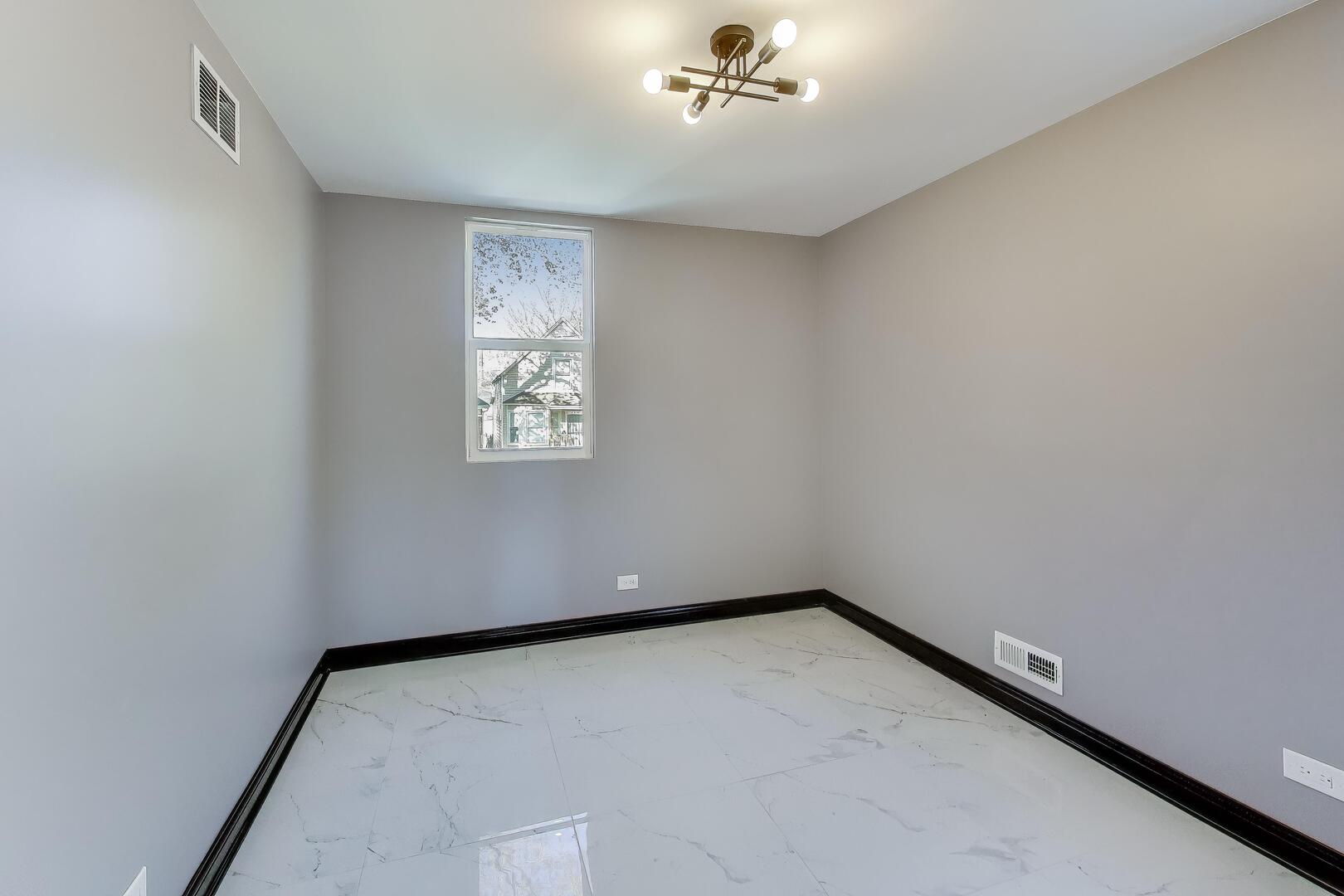 543 East 92nd Street Chicago IL 60619