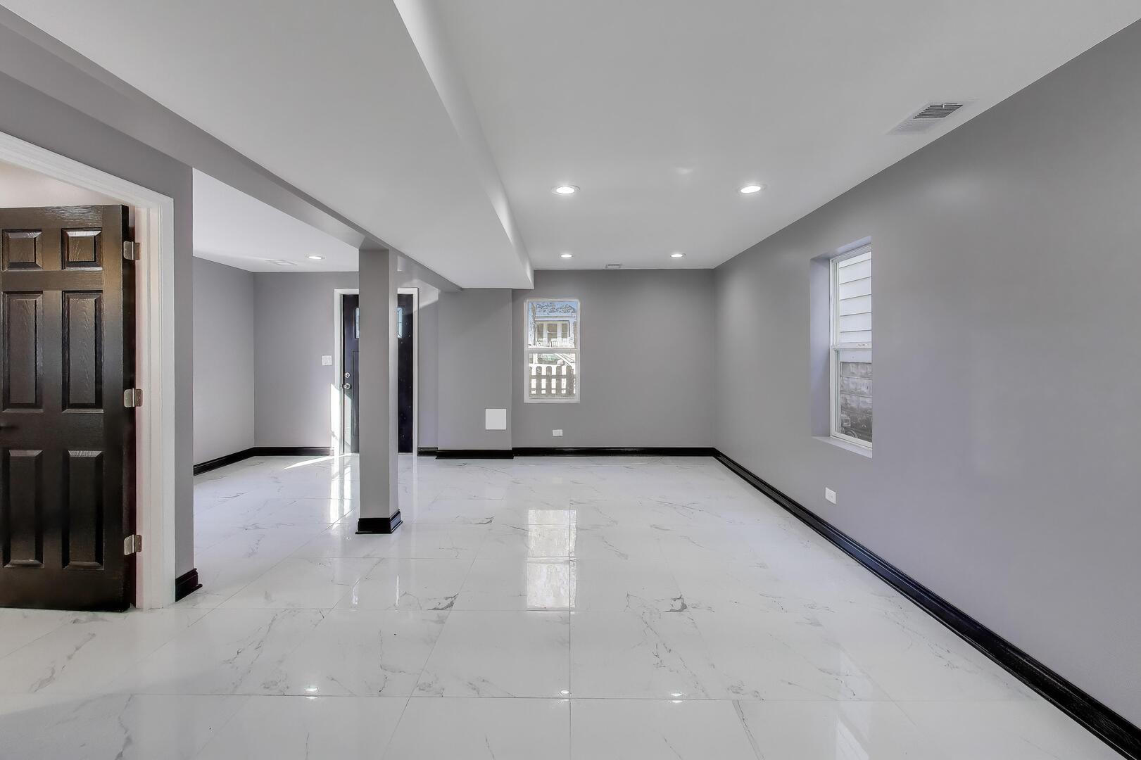 543 East 92nd Street Chicago IL 60619