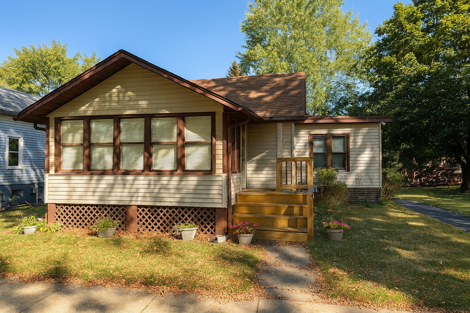 943 Charles Street Aurora IL 60506