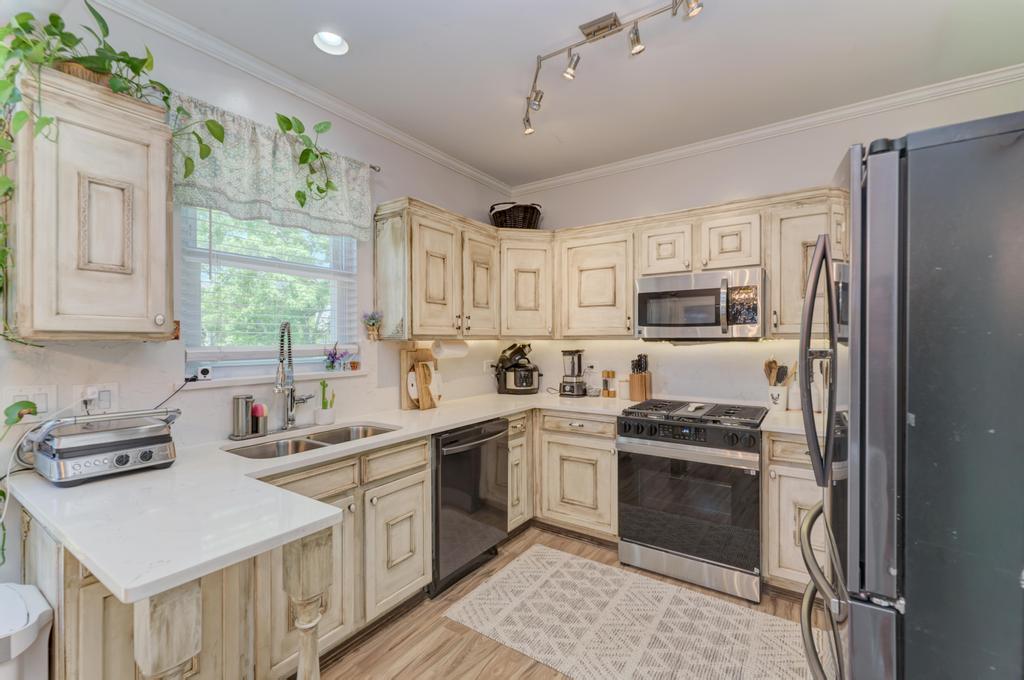 1767 Delta Drive Aurora IL 60503