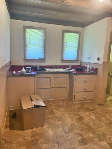 313 North 5th Street Watseka IL 60970