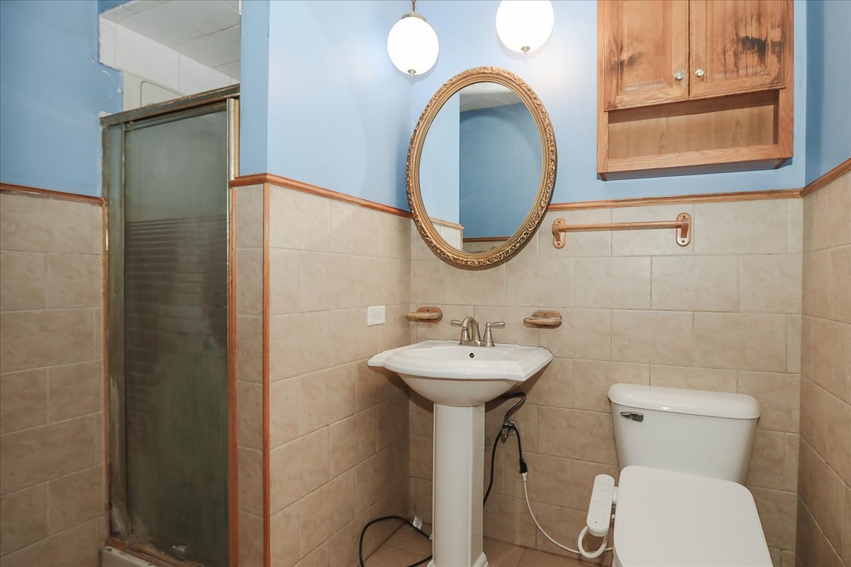 1326 Summit Drive Schaumburg IL 60193