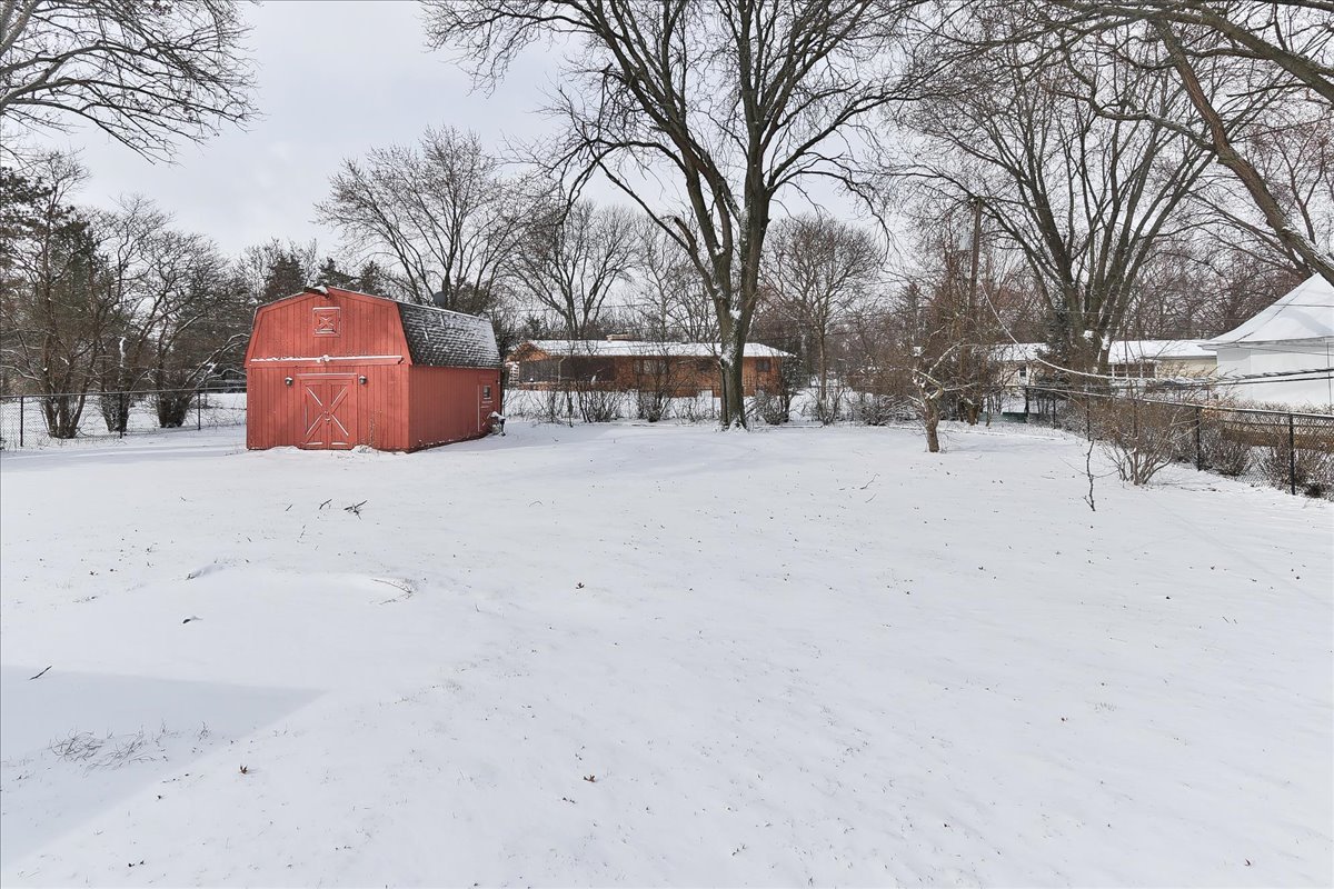 1326 Summit Drive Schaumburg IL 60193