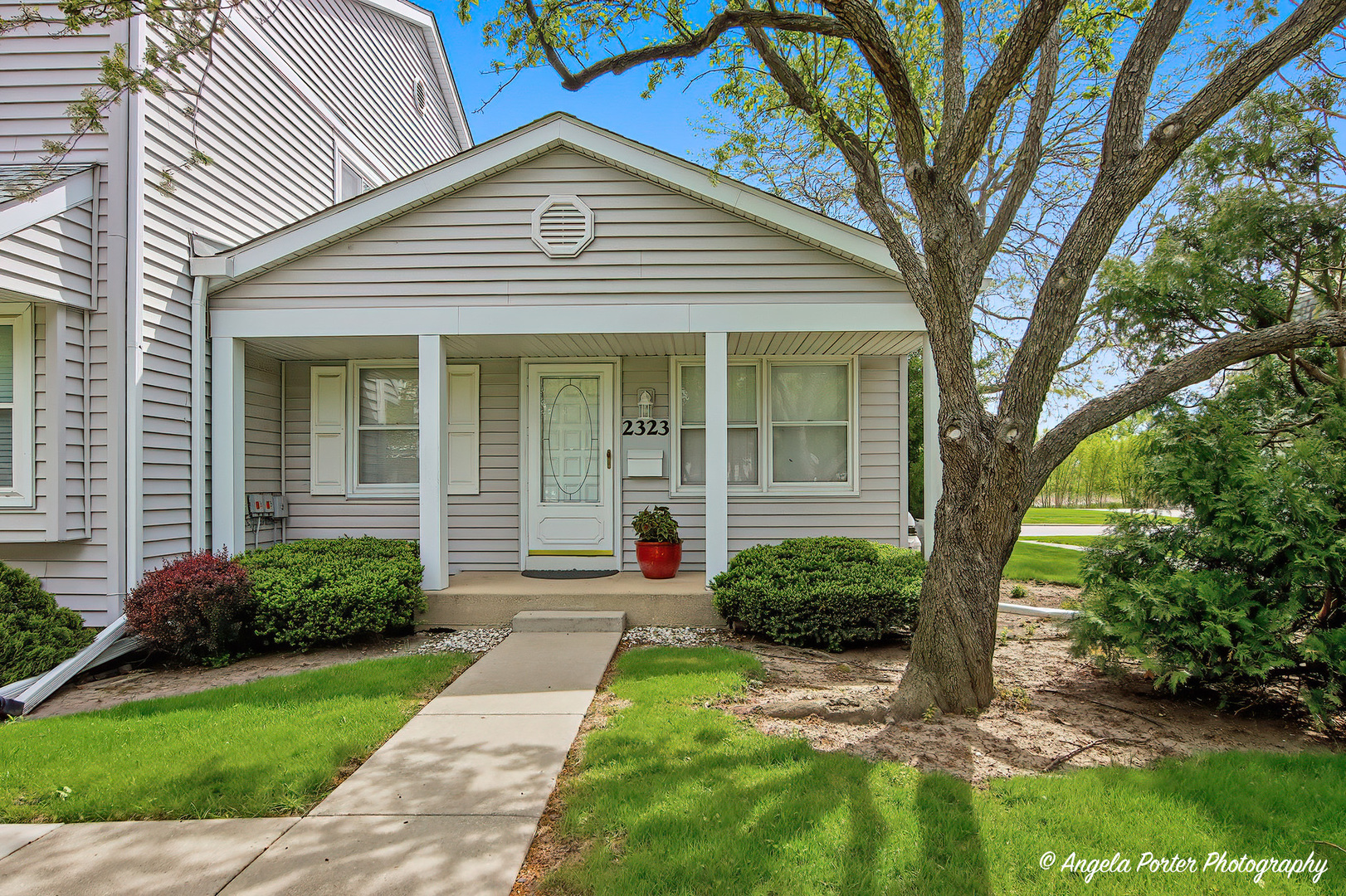 2323 Oxhill Court Schaumburg IL 60194
