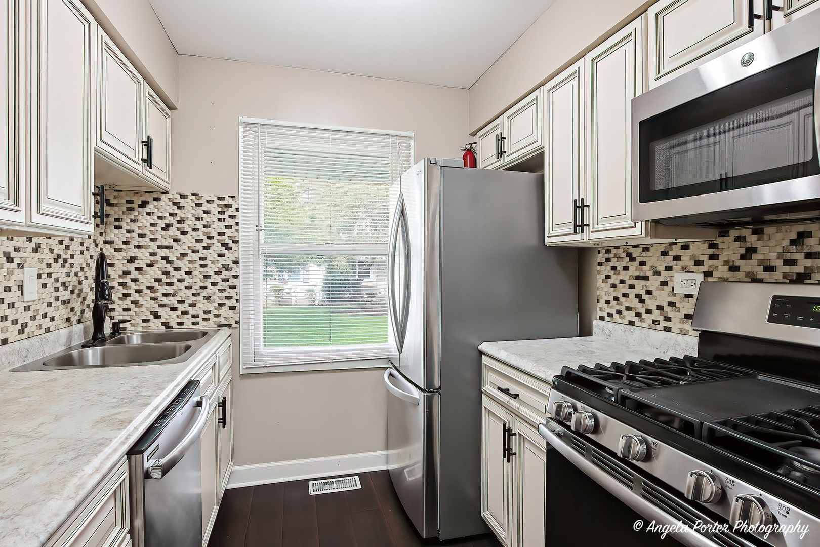 2323 Oxhill Court Schaumburg IL 60194