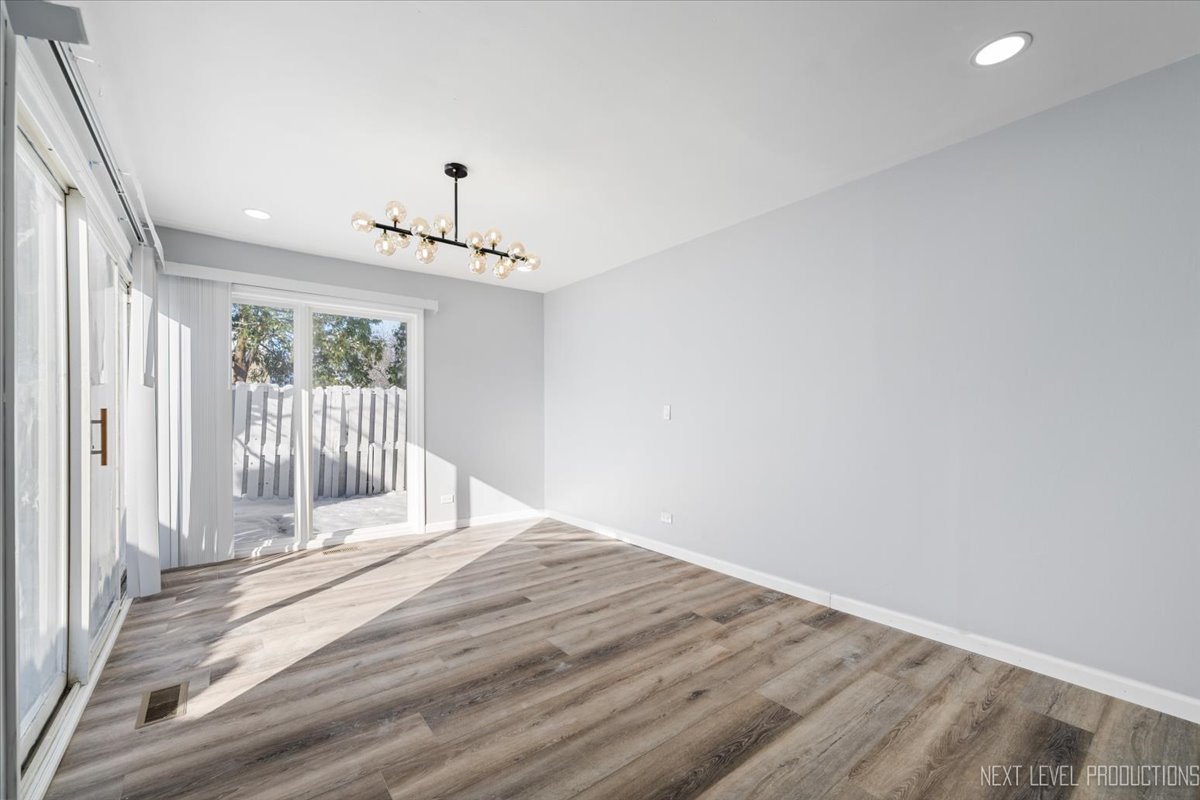 2S616 Linden Square Warrenville IL 60555