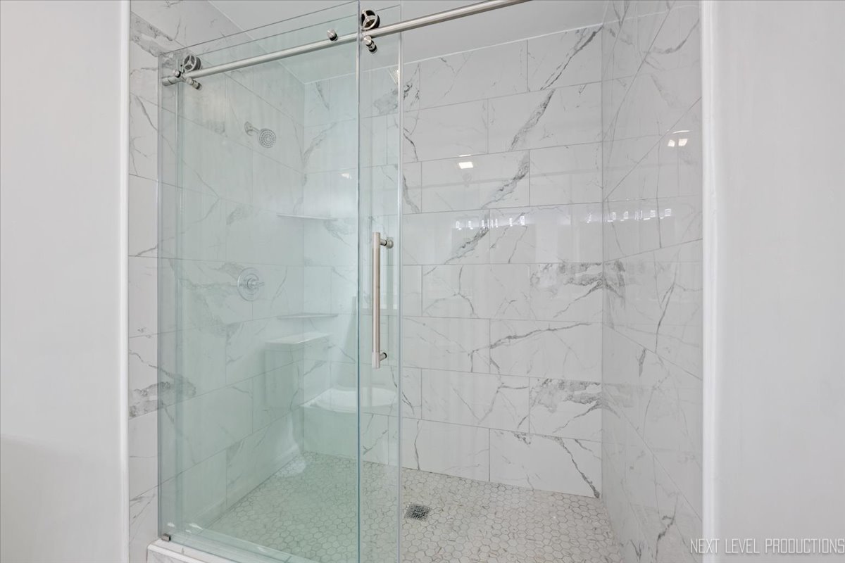 2S616 Linden Square Warrenville IL 60555