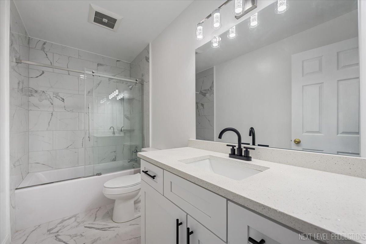 2S616 Linden Square Warrenville IL 60555