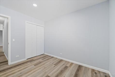2S616 Linden Square Warrenville IL 60555