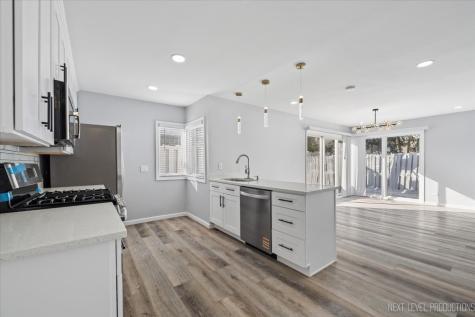2S616 Linden Square Warrenville IL 60555