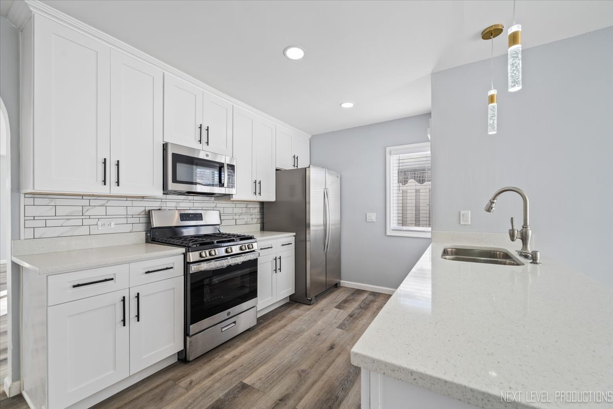 2S616 Linden Square Warrenville IL 60555