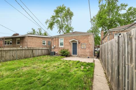 9023 South Oglesby Avenue Chicago IL 60617