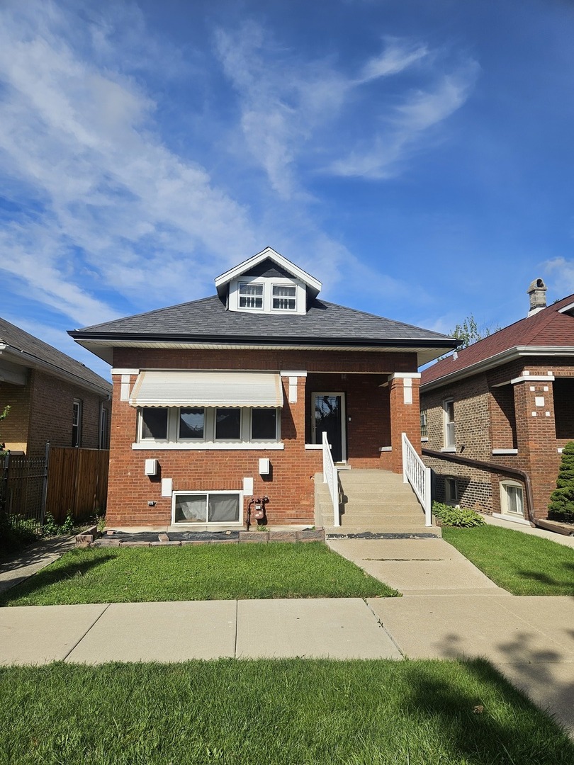 5722 South Mozart Street Chicago IL 60629