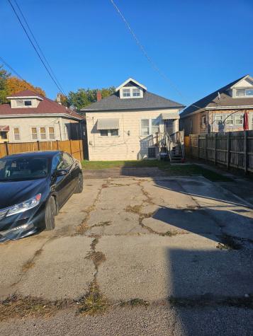5722 South Mozart Street Chicago IL 60629