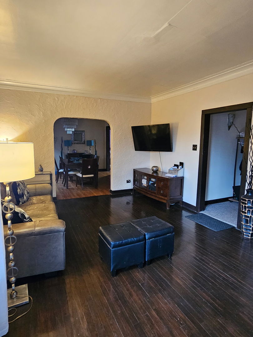 5722 South Mozart Street Chicago IL 60629