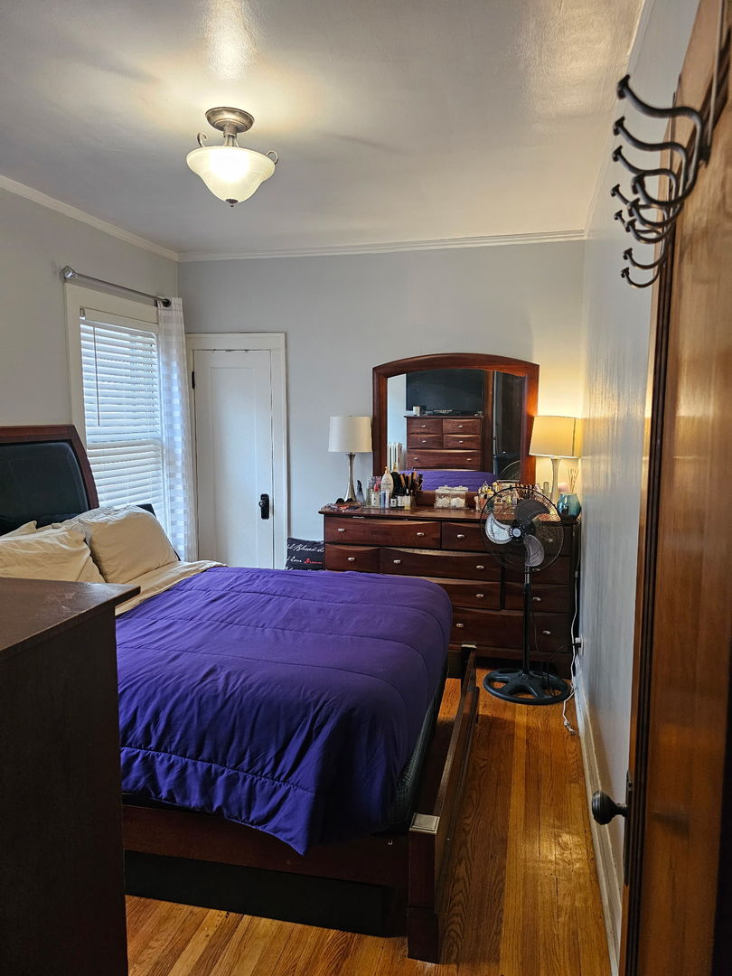 5722 South Mozart Street Chicago IL 60629