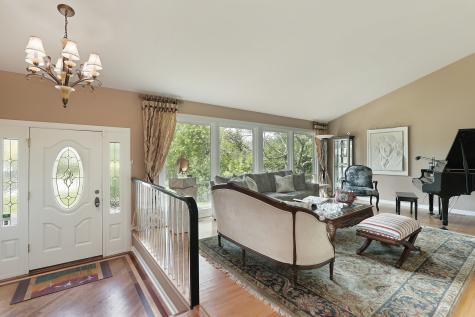 370 Charal Lane Highland Park IL 60035
