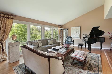 370 Charal Lane Highland Park IL 60035