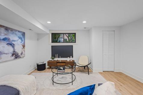 433 East 46th Place Chicago IL 60653