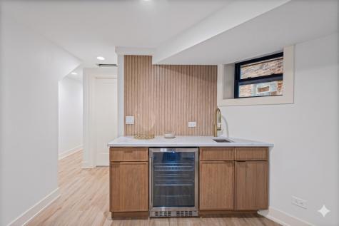 433 East 46th Place Chicago IL 60653