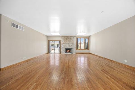 10225 South 81st Court Palos Hills IL 60465