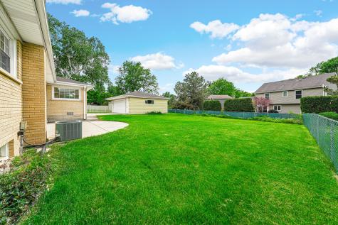330 Gareth Lane Schaumburg IL 60193