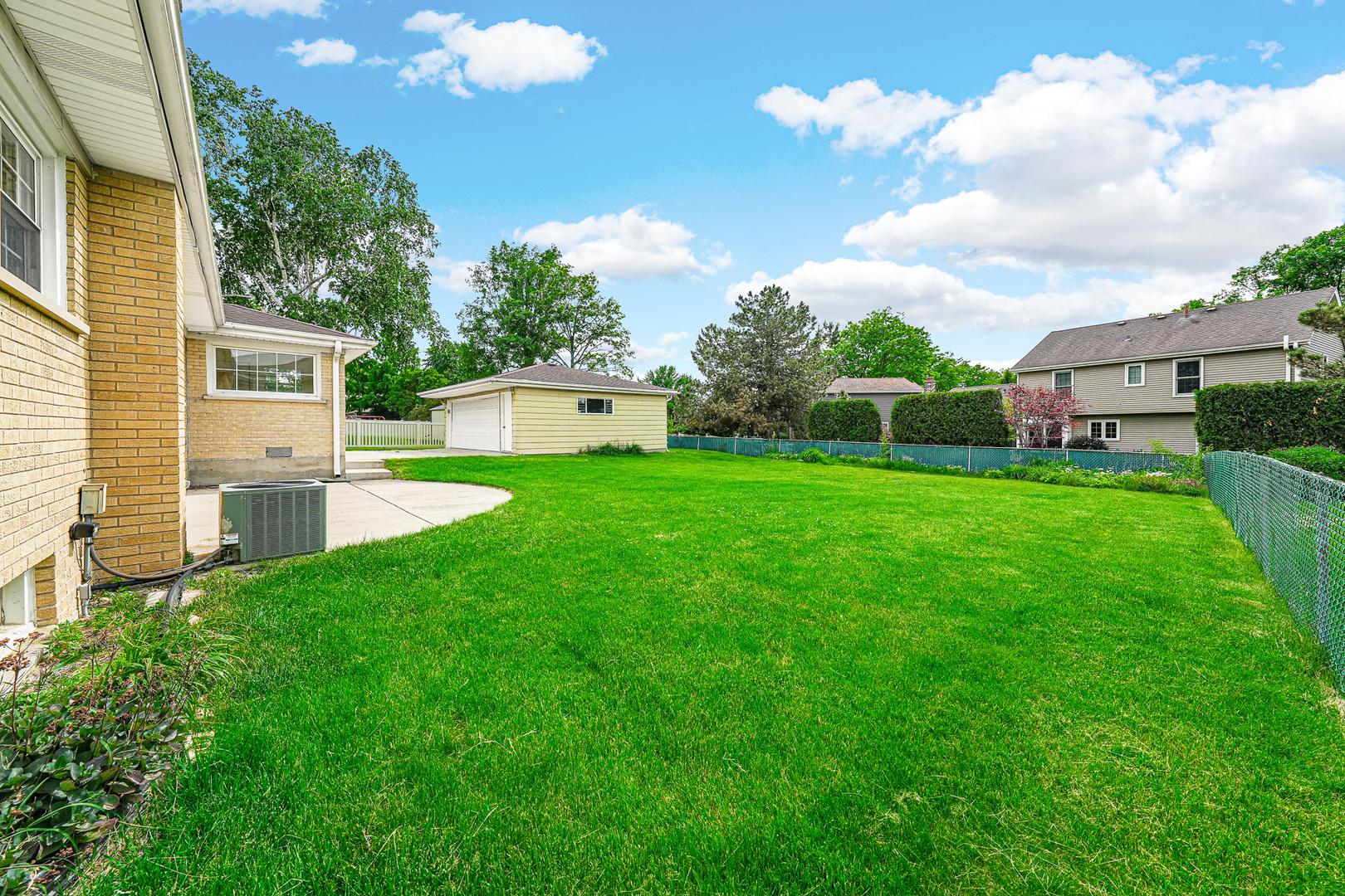 330 Gareth Lane Schaumburg IL 60193