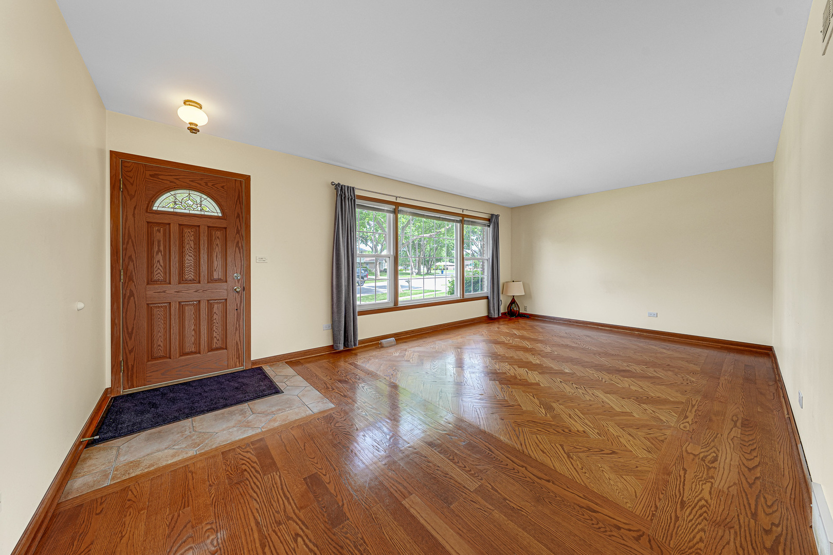 330 Gareth Lane Schaumburg IL 60193