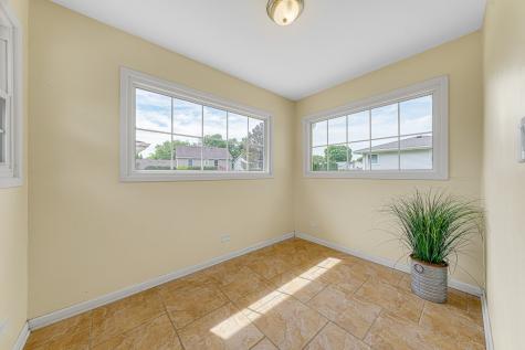330 Gareth Lane Schaumburg IL 60193